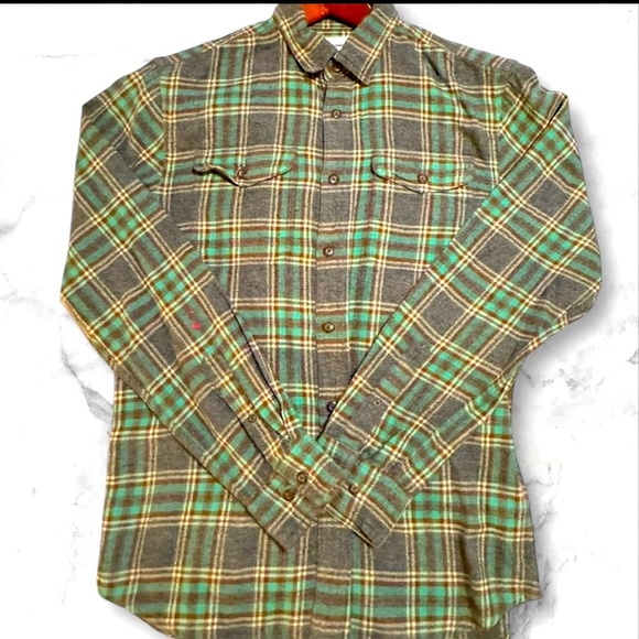 Green & Gray Plaid Flannel Long Sleeve Button-Up Shirt - Picture 1 of 1